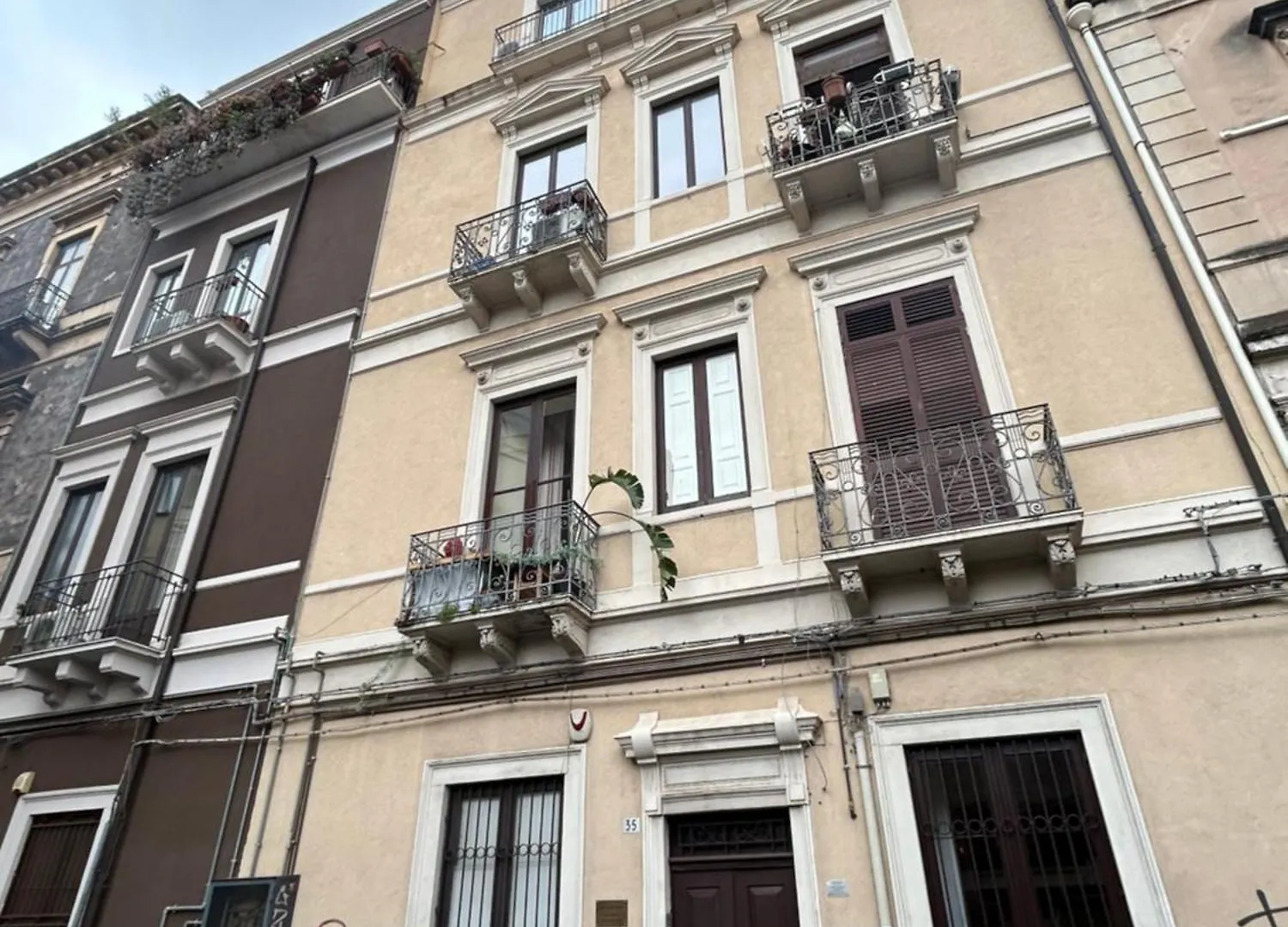 Moon House Apartamento Catânia